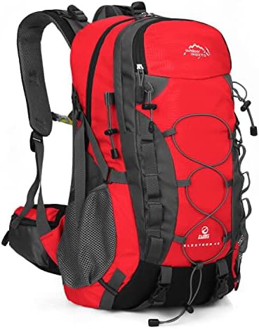 Lightweight hiking daypack with waterproof rain cover