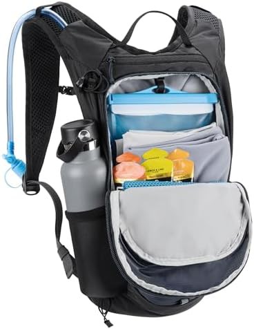 Insulated hydration daypack with 2L bladder — photo 4